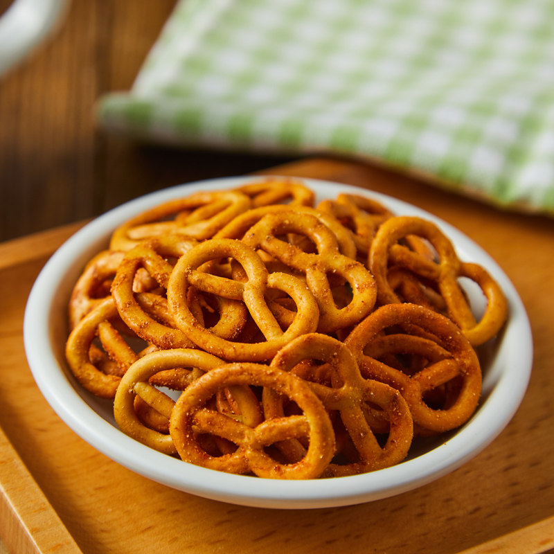 友施迷你蝴蝶型辣味脆饼膨化食品零食休闲网红膨化食品