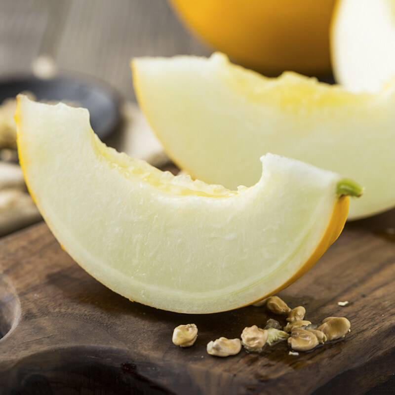 山东黄金蜜瓜称重1500g甜瓜