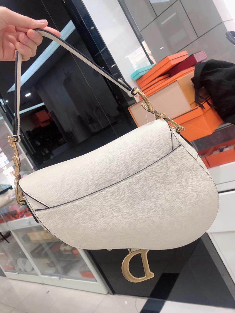 未新款牛皮休闲使用品二手品中号马鞍包白色女士单肩包包回收寄售