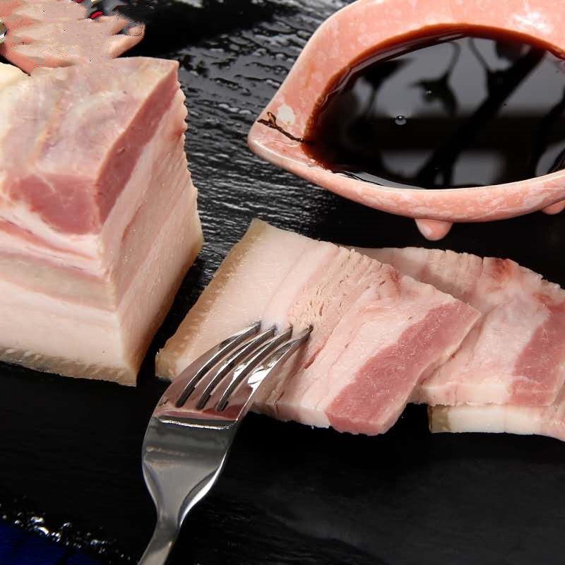 俄罗斯腌制萨洛萨拉生肉生吃烟熏猪白五花肉块腌肉