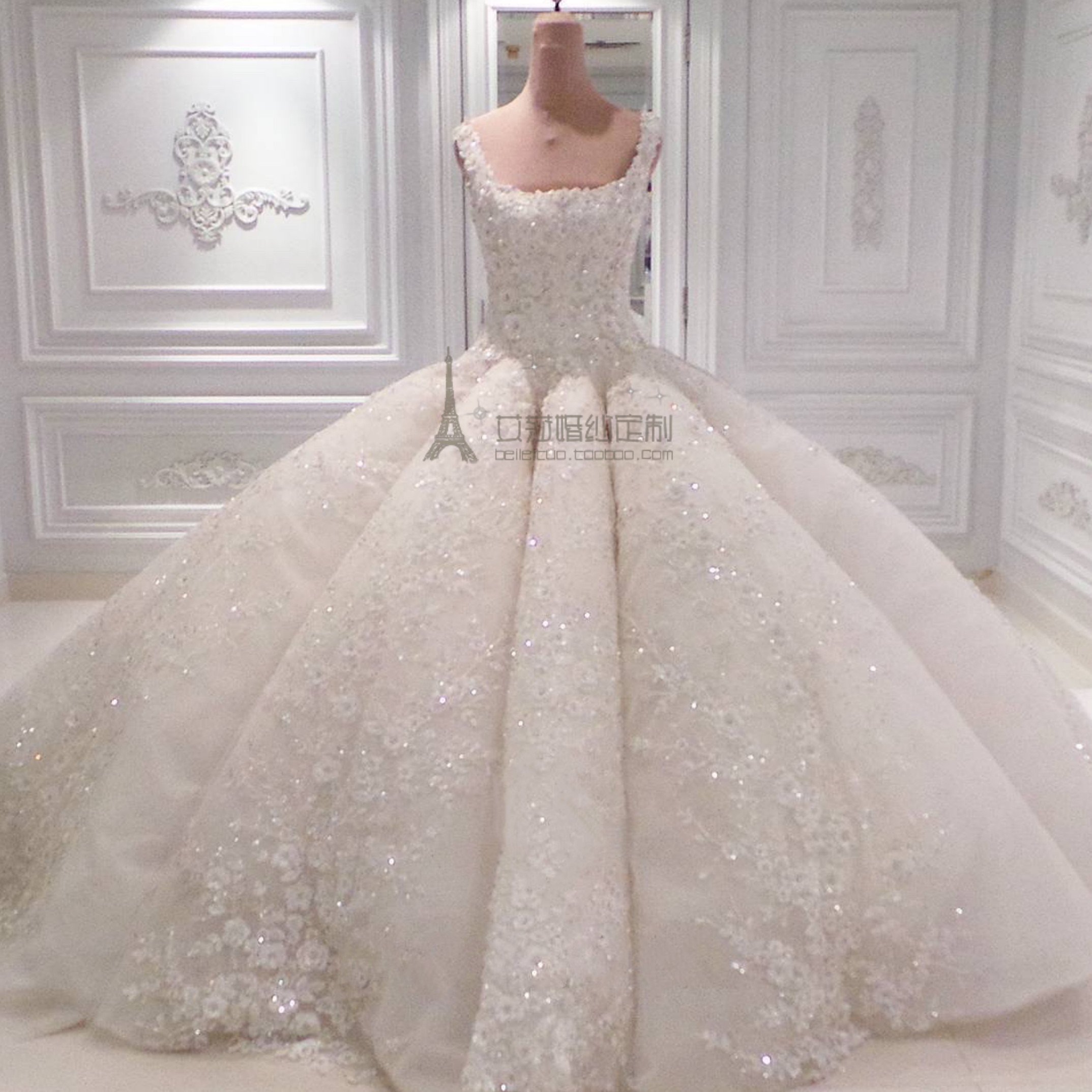 梦幻温柔高贵公主宫廷婚纱花朵珠绣水钻大拖尾婚纱