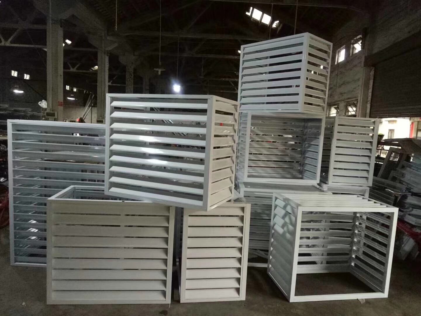 外墙百叶铝合金防水防雨百叶窗室外空调外机格栅罩防晒通风口护栏