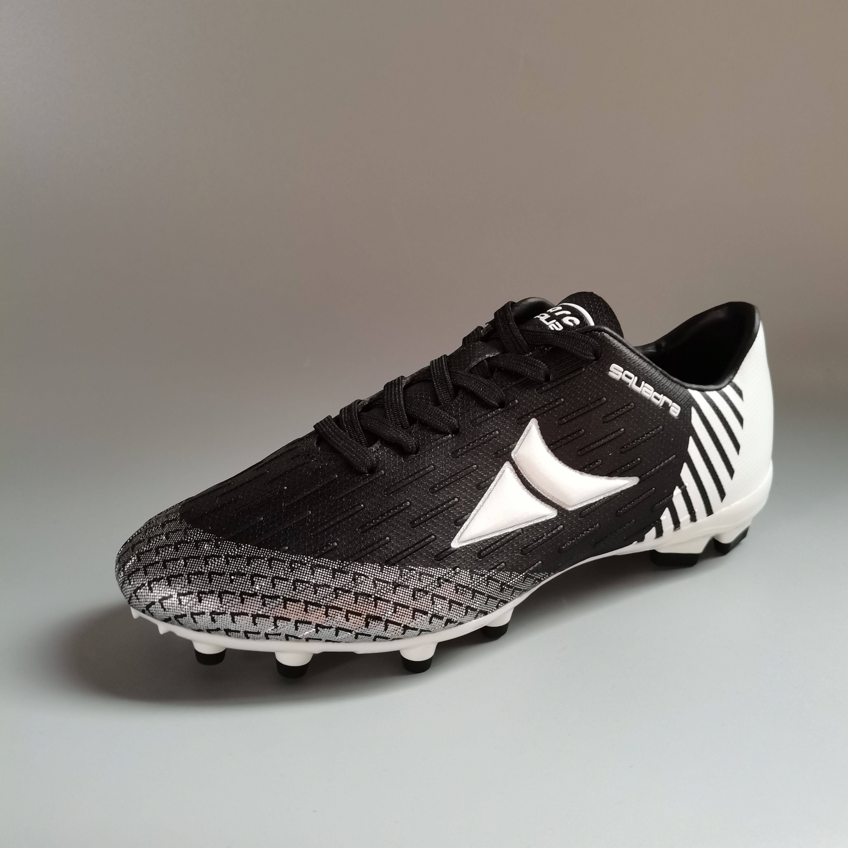 外贸原单尾货男女专业足球鞋比赛大钉tpu训练时尚休闲鞋