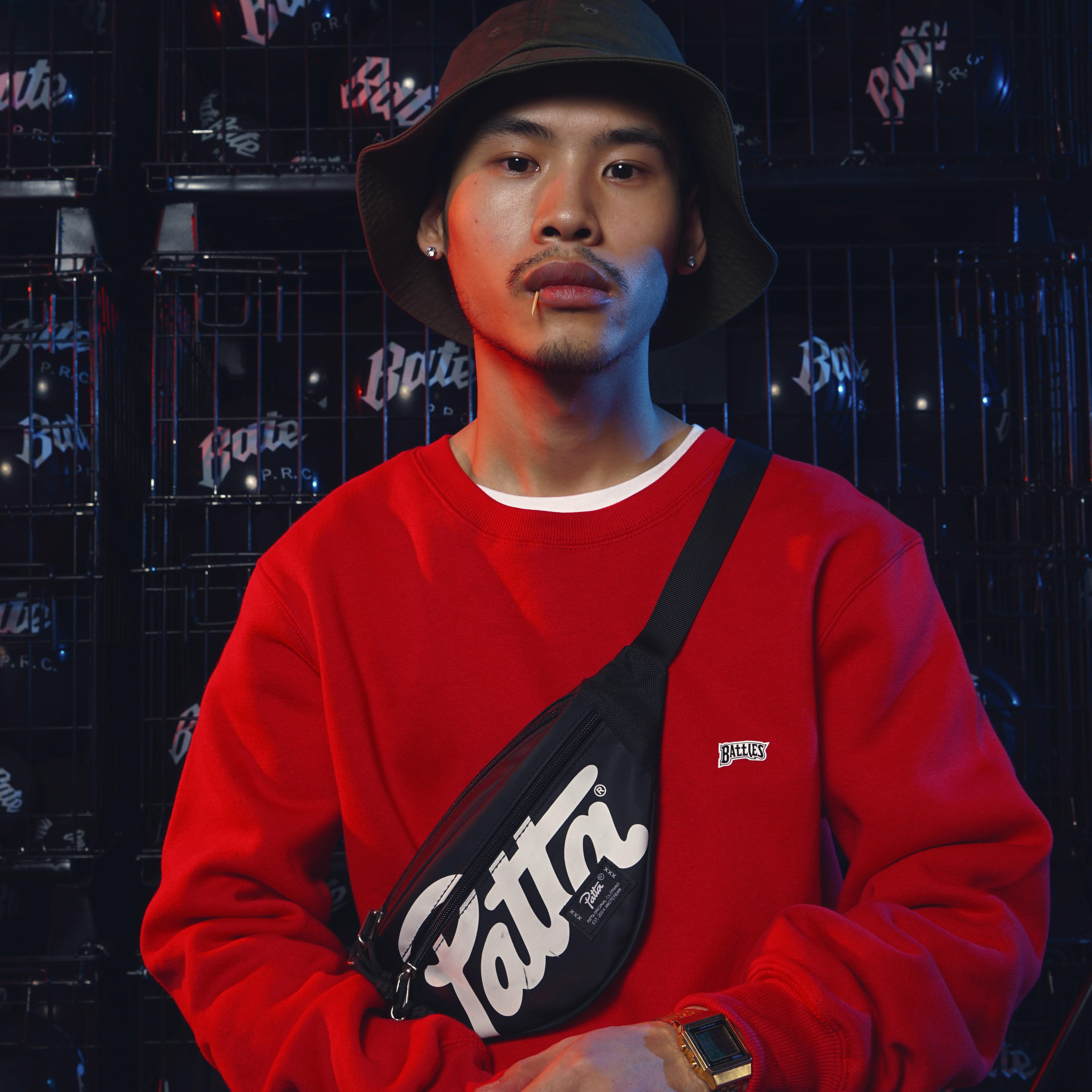 battles 国潮新款潮流基础logo款宽松印花圆领百搭套头情侣款卫衣