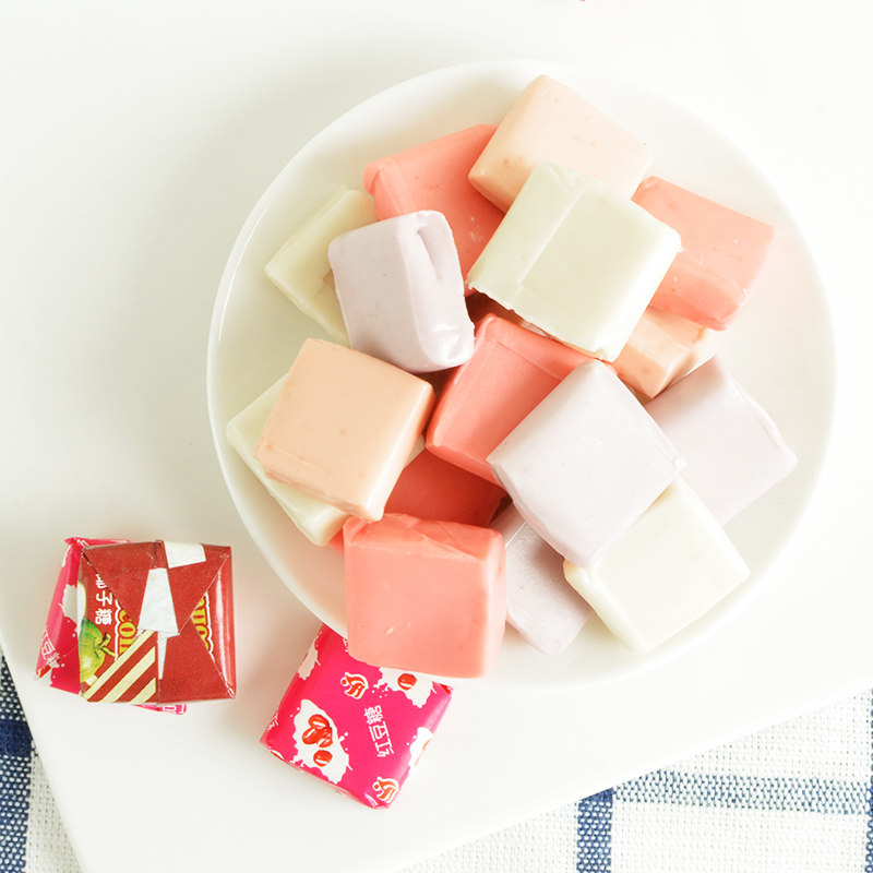 华佳威瑞士糖方块香芋椰子大白兔奶糖红豆软糖果四种口味袋装160g