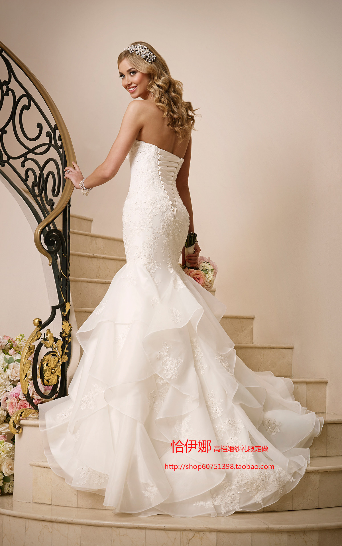 心领欧根鱼尾钉珠修身显瘦新娘婚纱礼服抹胸裙中婚纱