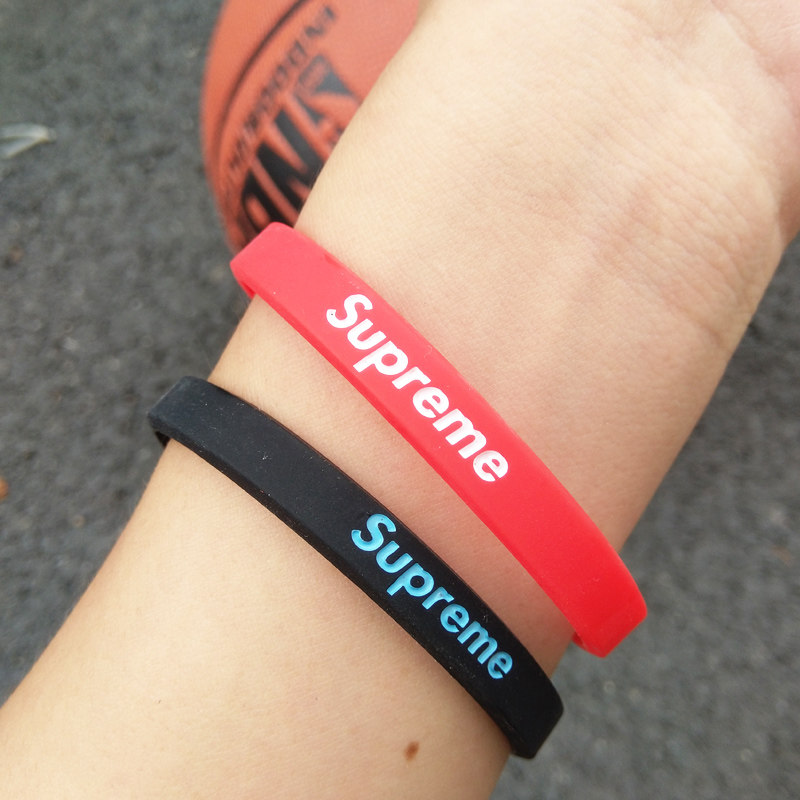 superme硅胶手环男潮运动个性饰品情侣学生便宜篮球球迷用品