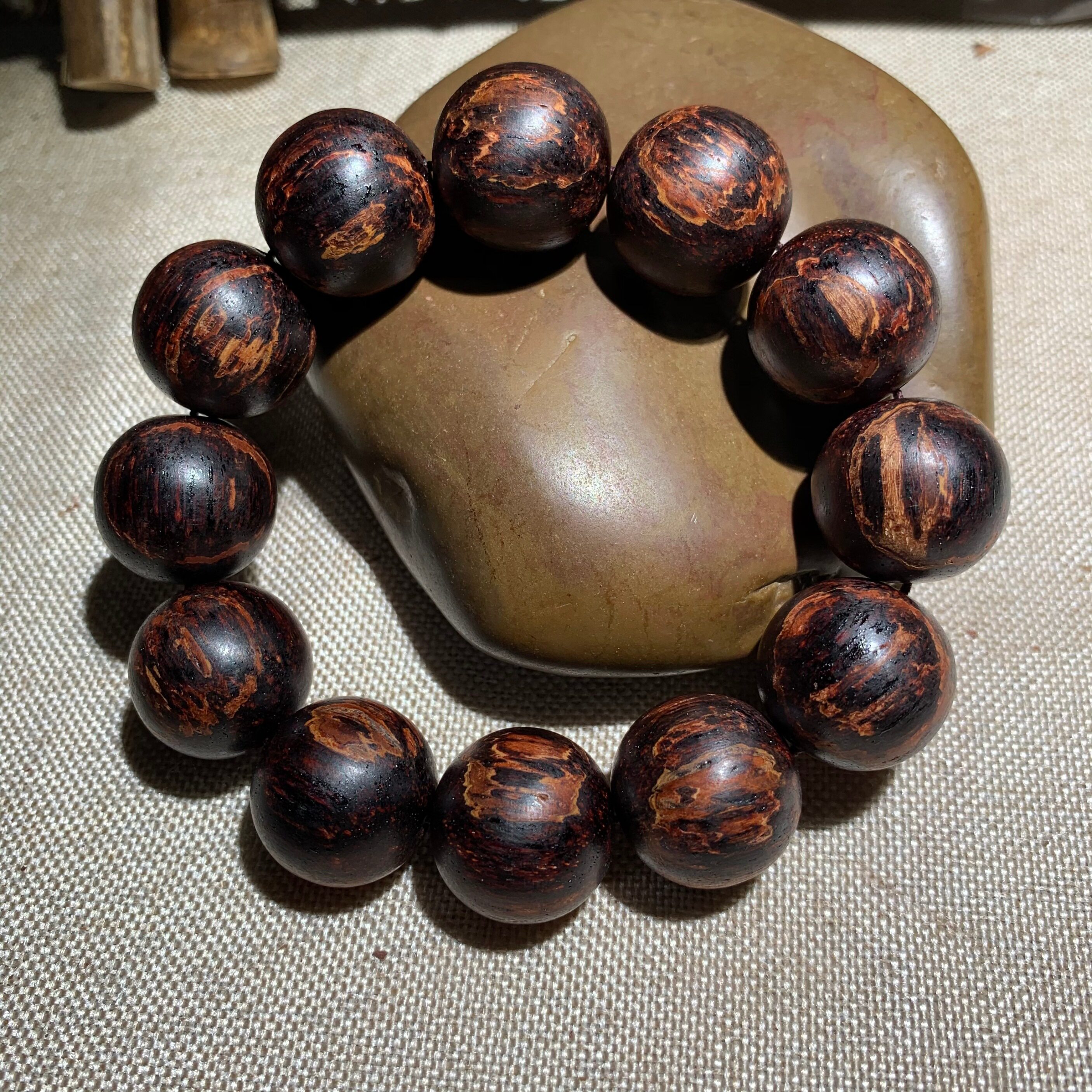 精品缅甸小叶降真黄金甲夹层手串满油沉水降真香手串