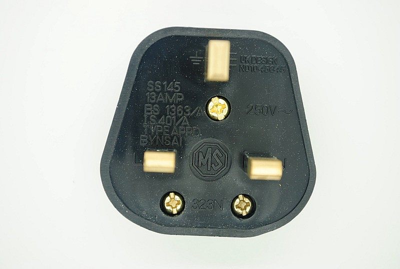 优质香港接线用英三方插头内置防爆漏电保险转换插头