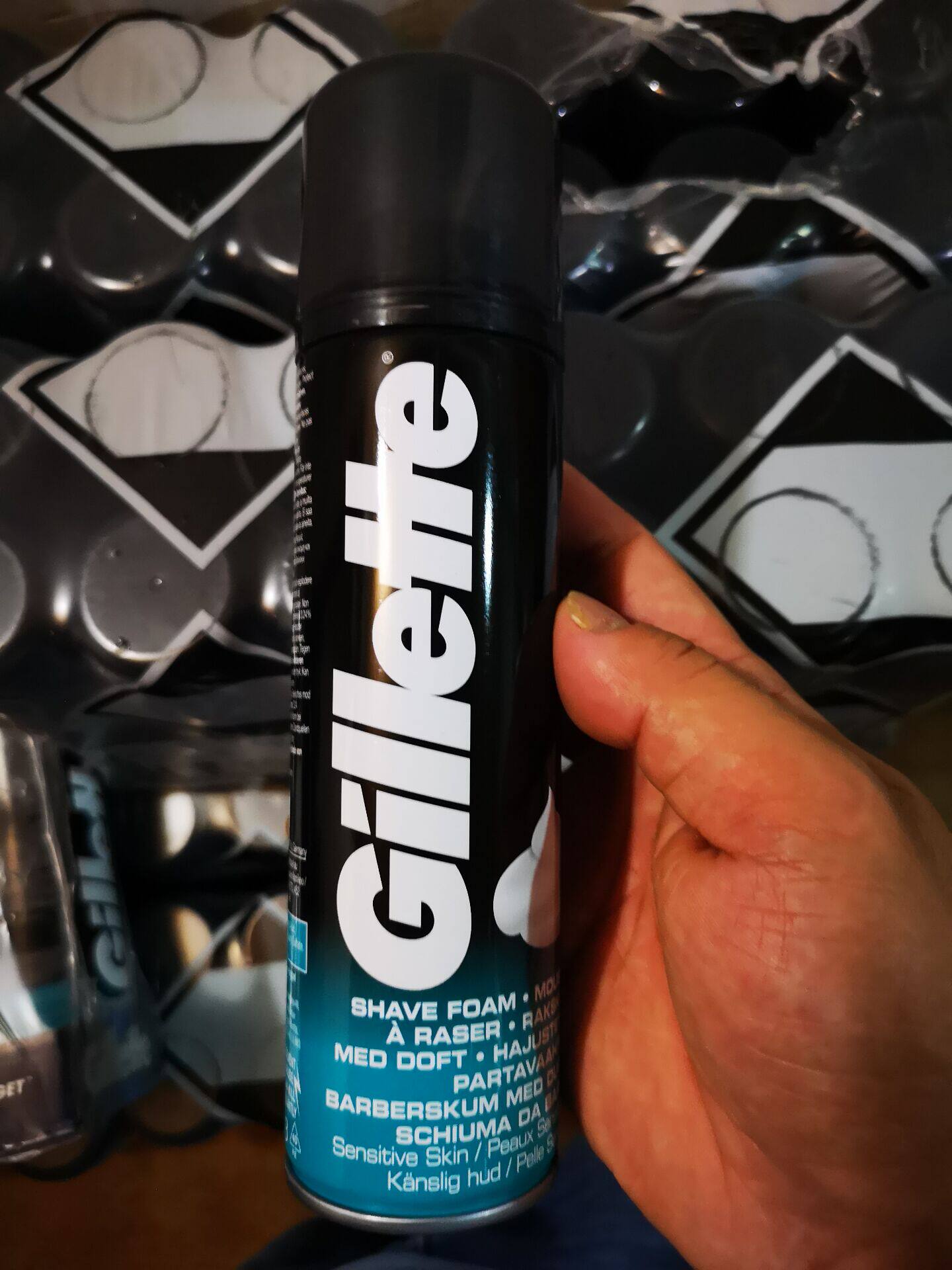 进口正品吉列男士温和型剃须泡沫300ml敏感肌肤剃须啫喱