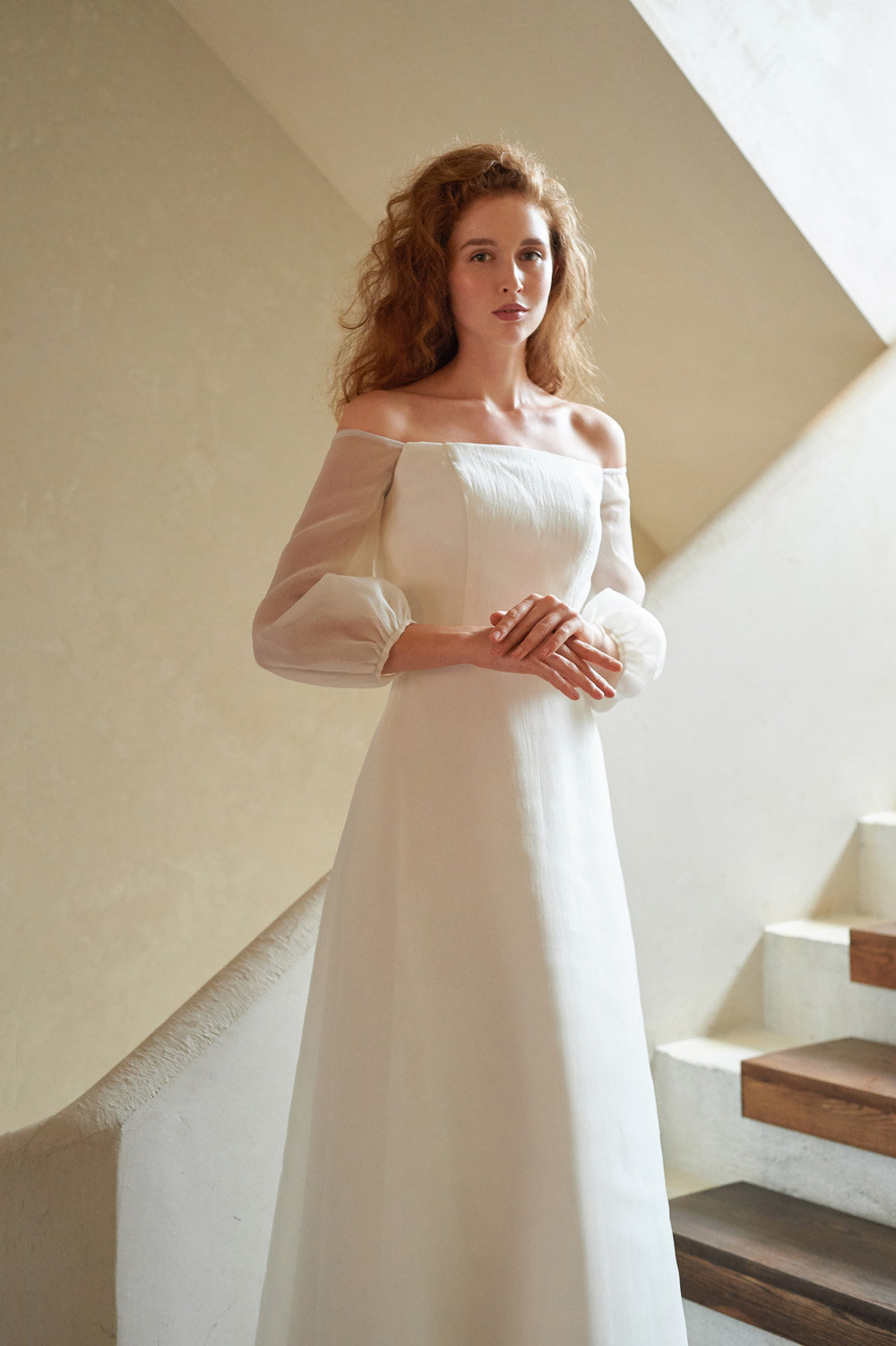 简约韩式a摆婚纱一字肩领泡泡袖收腰遮肚长袖小个子新娘轻纱礼服