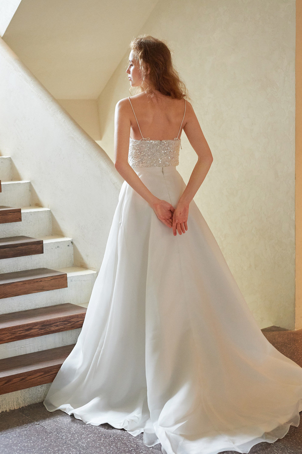 超闪森系梦幻亮片婚纱小个子新娘简约韩式吊带婚纱