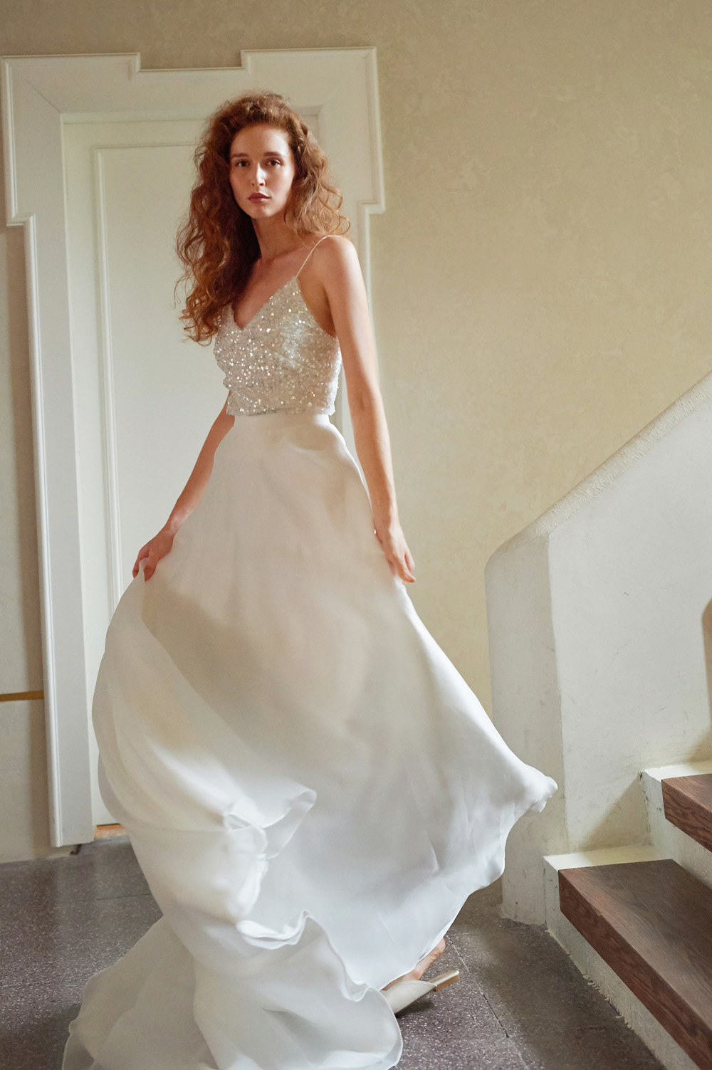 超闪森系梦幻亮片婚纱小个子新娘简约韩式吊带婚纱