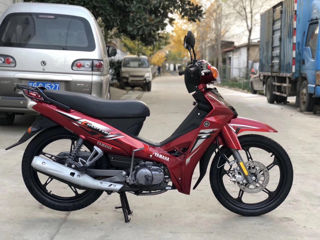 二手原装经典国三精品雅马哈c8喜发110c排量弯梁摩托车燃油助力车