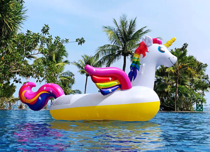 intex新款大型水上充气坐骑玩具儿童戏水孔雀游泳圈