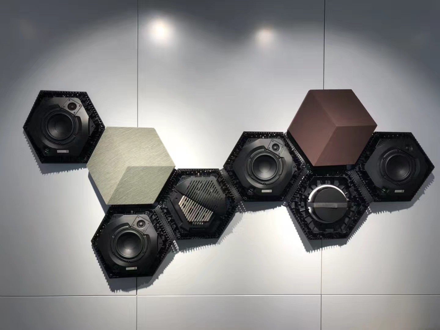 丹麦b&o beosound shape 挂墙式无线组合音响 hifi音箱 定制音响