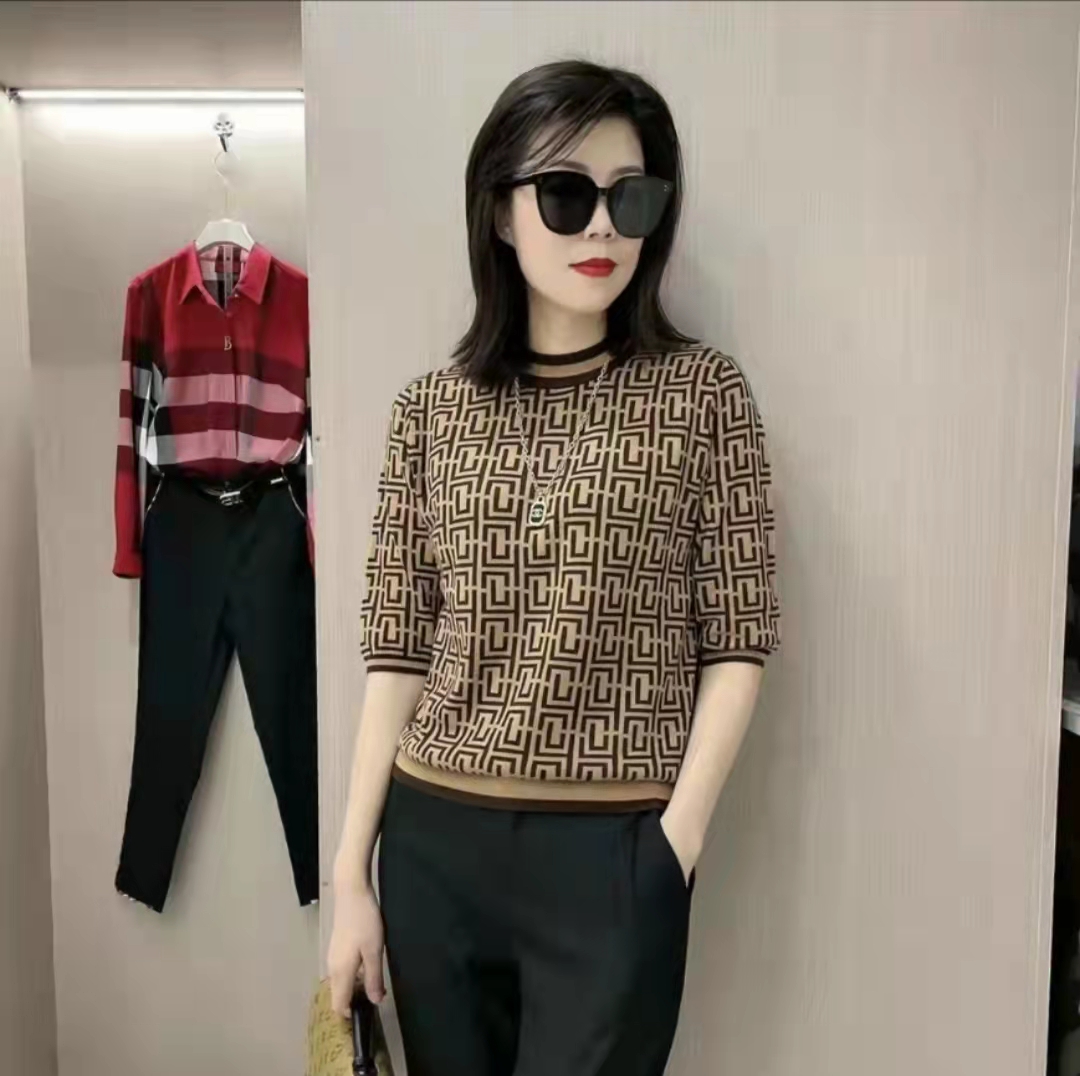 2022早春新款经典字母老花复古时髦圆领套头羊毛针织衫显瘦上衣女