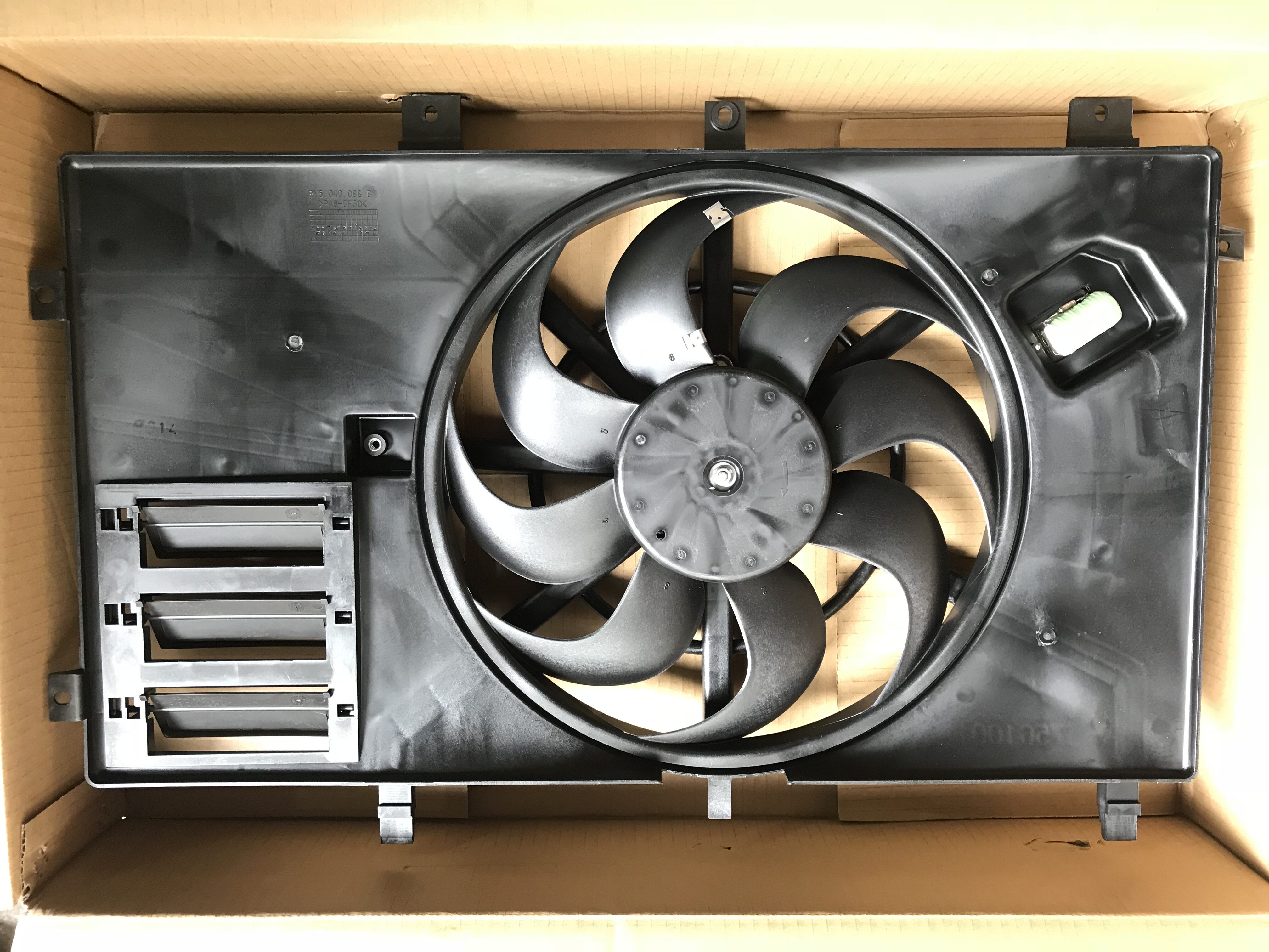 风扇适用于mg6mg3荣威750550350电子冷却散热水箱风扇