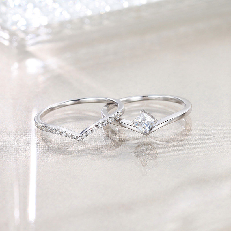 潮宏基公主方钻钻石戒指女戒钻戒裸钻璀璨求婚手饰