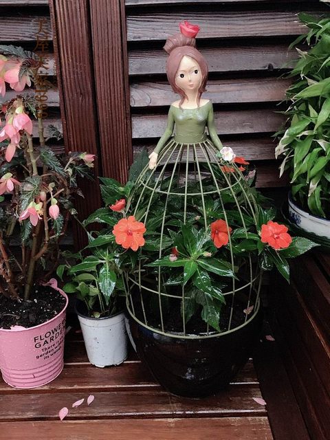 Free shipping special creative iron doll beautiful doll flower stand gardening grocery ornaments home decoration gifts Free shipping special creative iron doll beautiful doll flower stand gardening grocery ornaments home decoration gifts