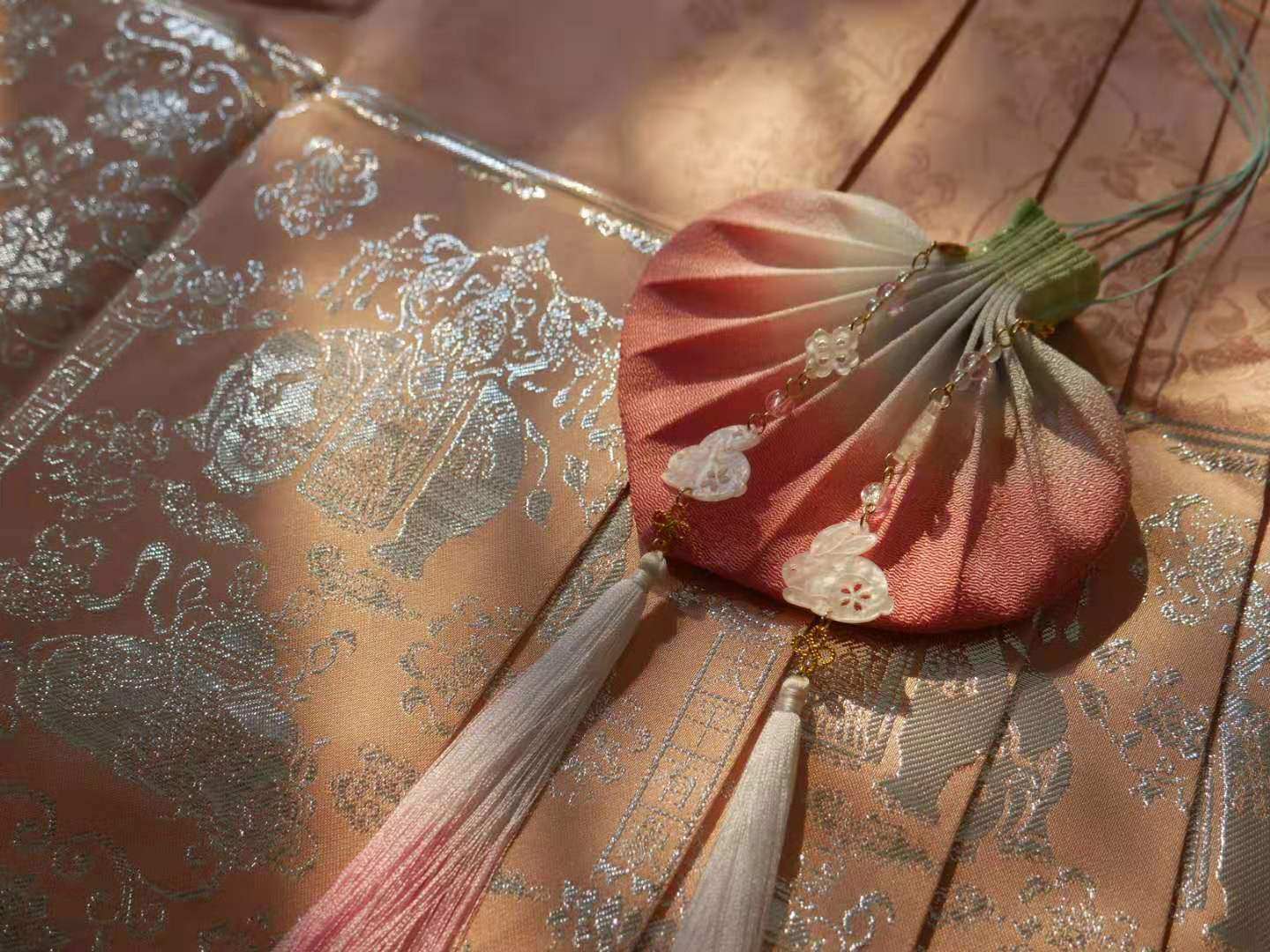 蜉蝣小居 桃夭 古法荷包 桃子 兔子 流苏挂件 汉服配饰 香囊手工