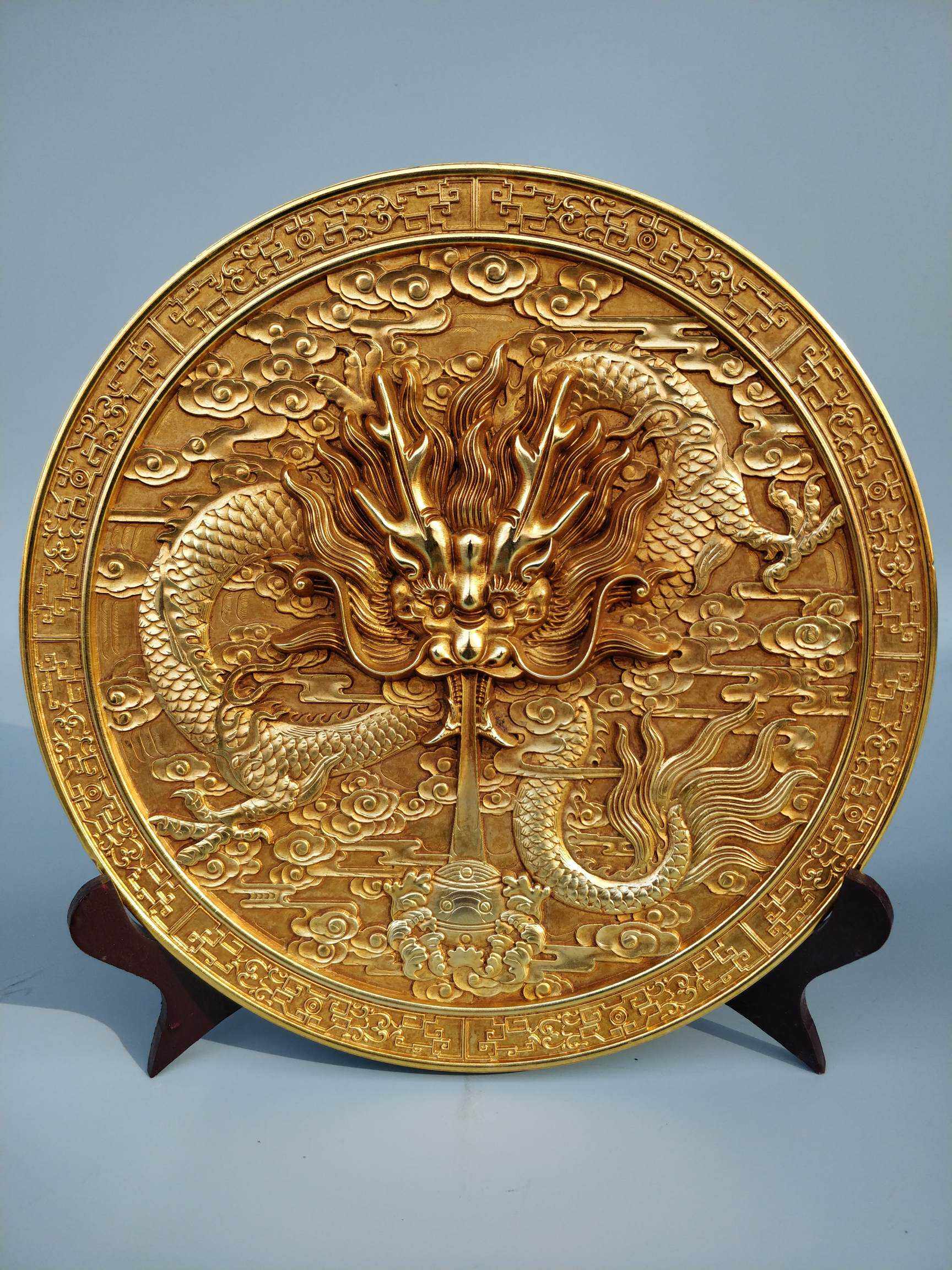 老件紫铜浮雕鎏金宣德款口径38公分31公斤盘龙云海摆件
