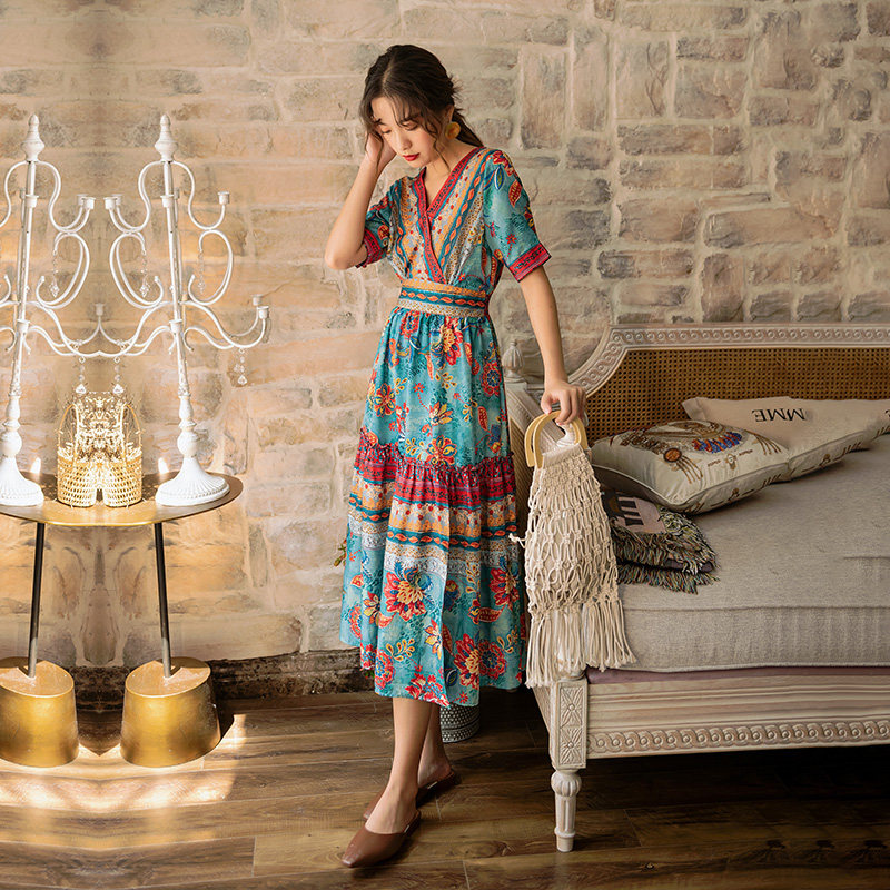 民族风波西米亚连衣裙2020新款旅游度假泰国印花短袖复古连衣裙