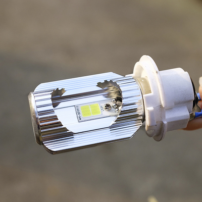 保镖电动车灯超亮远近光灯内置摩托车led大灯9-85v通用双爪包邮