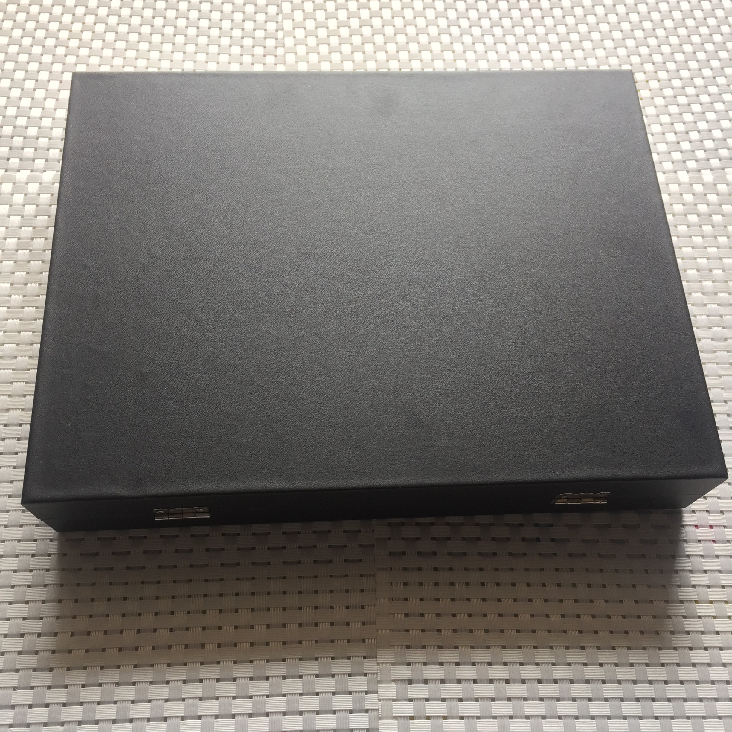 钻石金属pu24位宝盒裸钻盒宝石珠宝首饰展会首饰盒