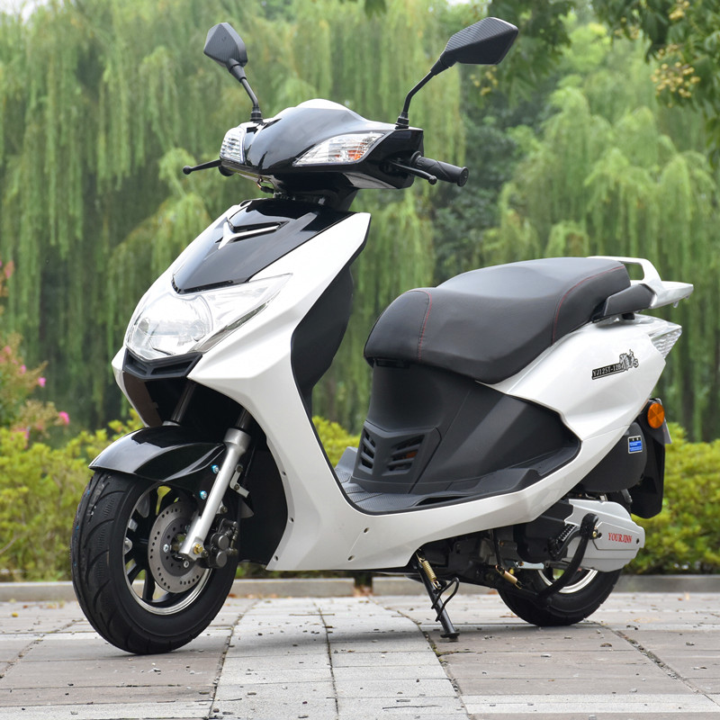 五羊本田款式男女燃油助力踏板车可上牌 125cc 新款雅志踏板摩托车