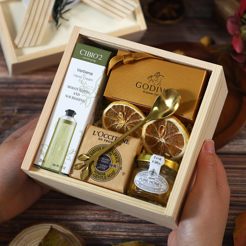 伴手礼女伴娘结婚婚礼回礼礼盒宾客欧舒丹实用伴手礼