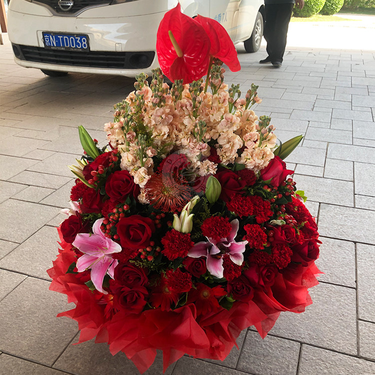 长辈过寿巨型四面观花篮春节聚餐领导父母生日鲜花速递同城
