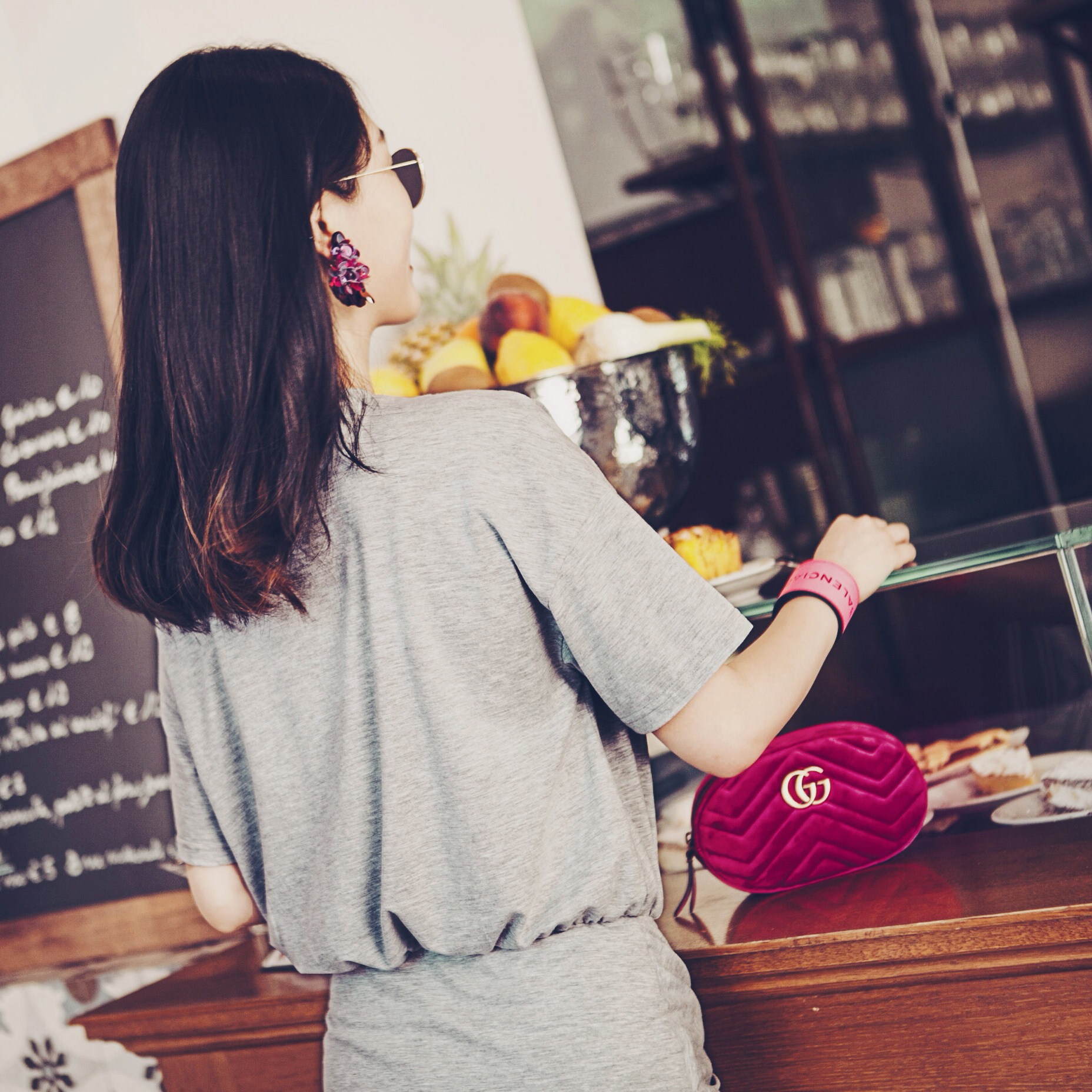 bettychow女装 扭结t恤式连衣裙宽松简约假两件包臀裙夏装新