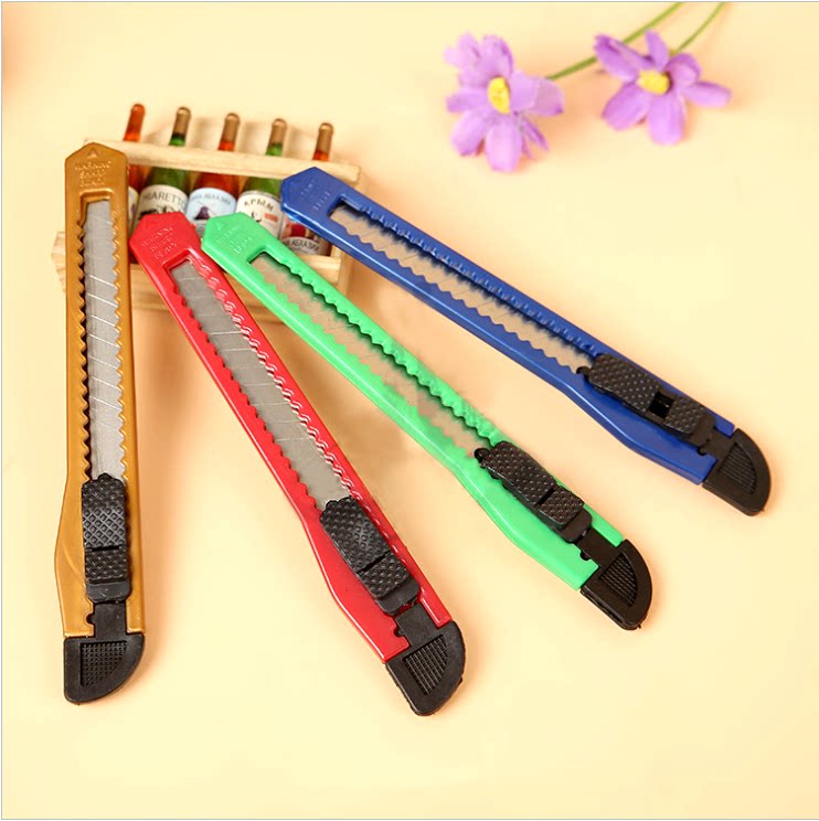 美工刀小号推拉壁纸纸刀快递开箱伸缩便携式小刀美工刀