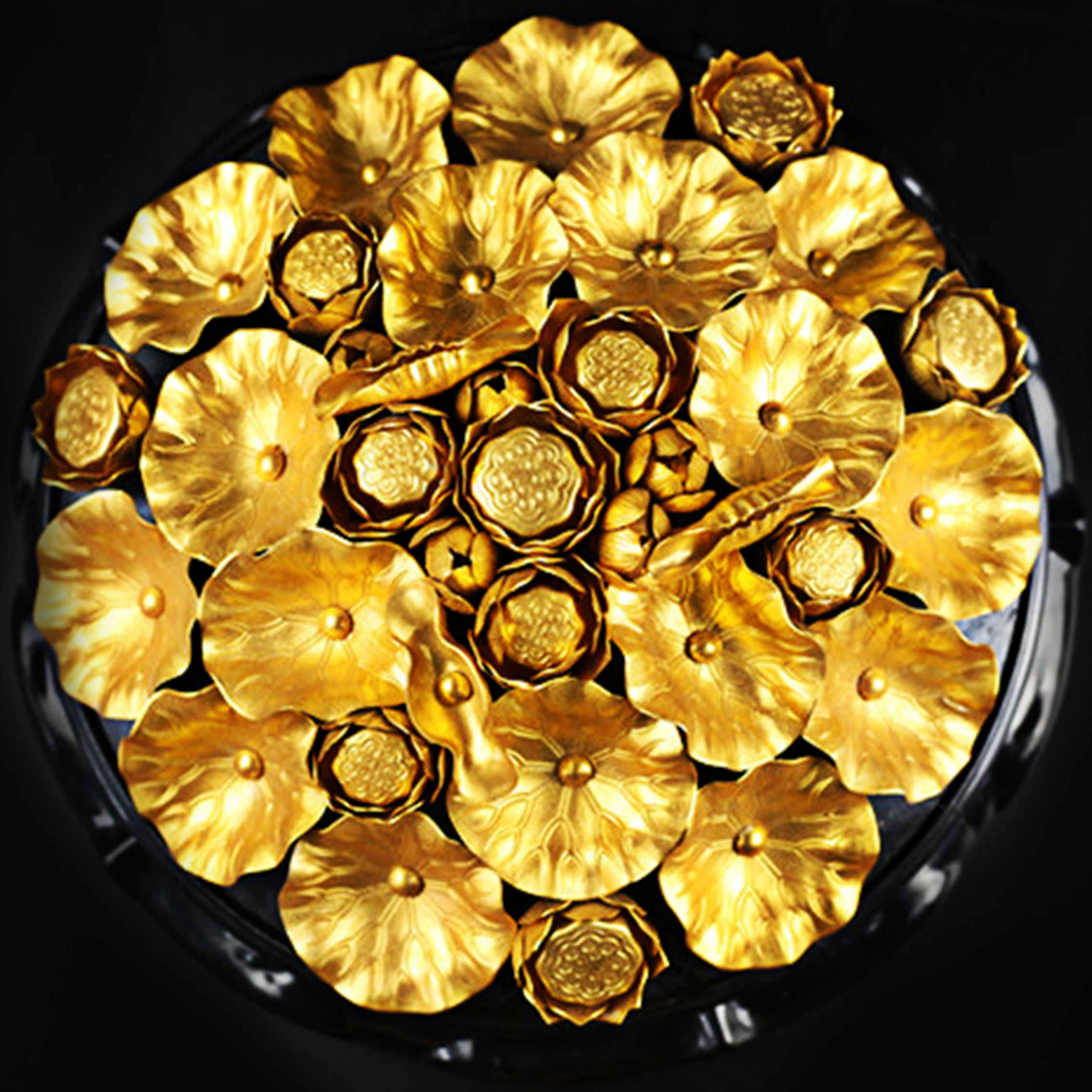 莲花供佛聚宝盆供奉佛前花盆金莲镀金盘式金色摆件