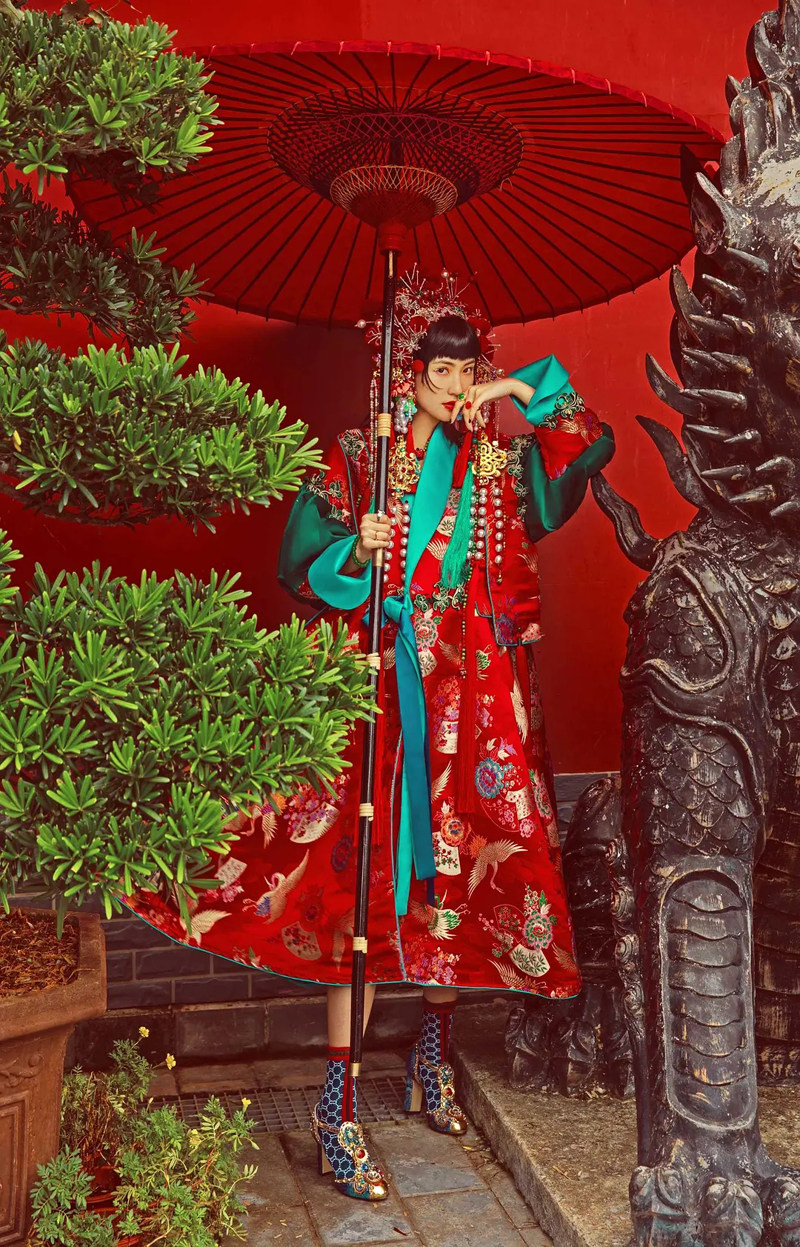 服装出租中国国风红色国潮模特走秀巡游演出服民族服装