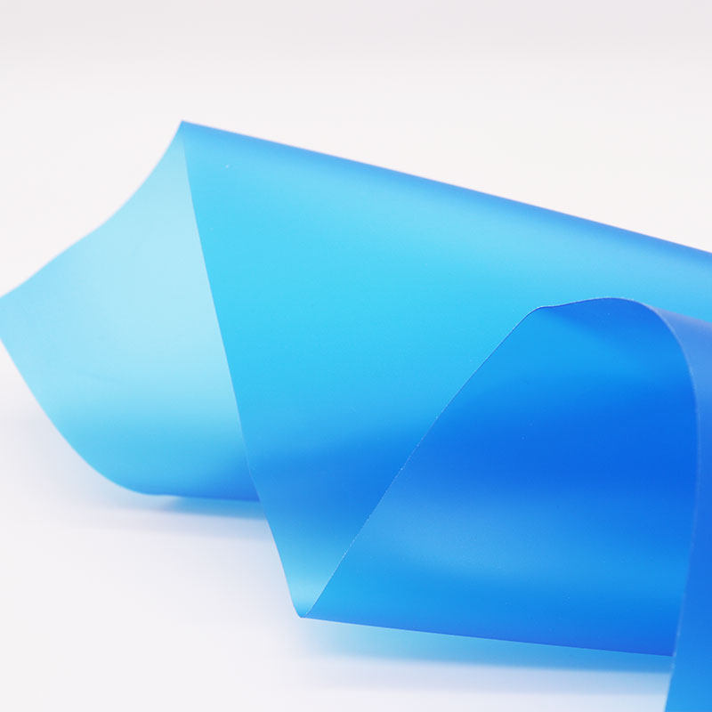 半透明设计面料彩色塑料布雾面防水薄膜风衣雨衣海绵垫