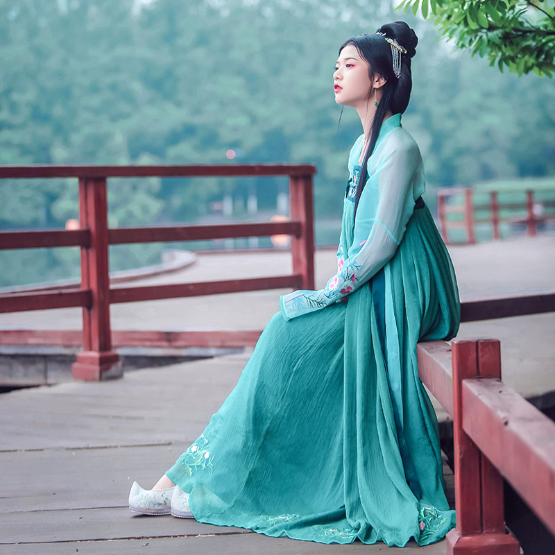 汉服清新襦裙直袖古风超仙飘逸淡雅绮思女中民族服装