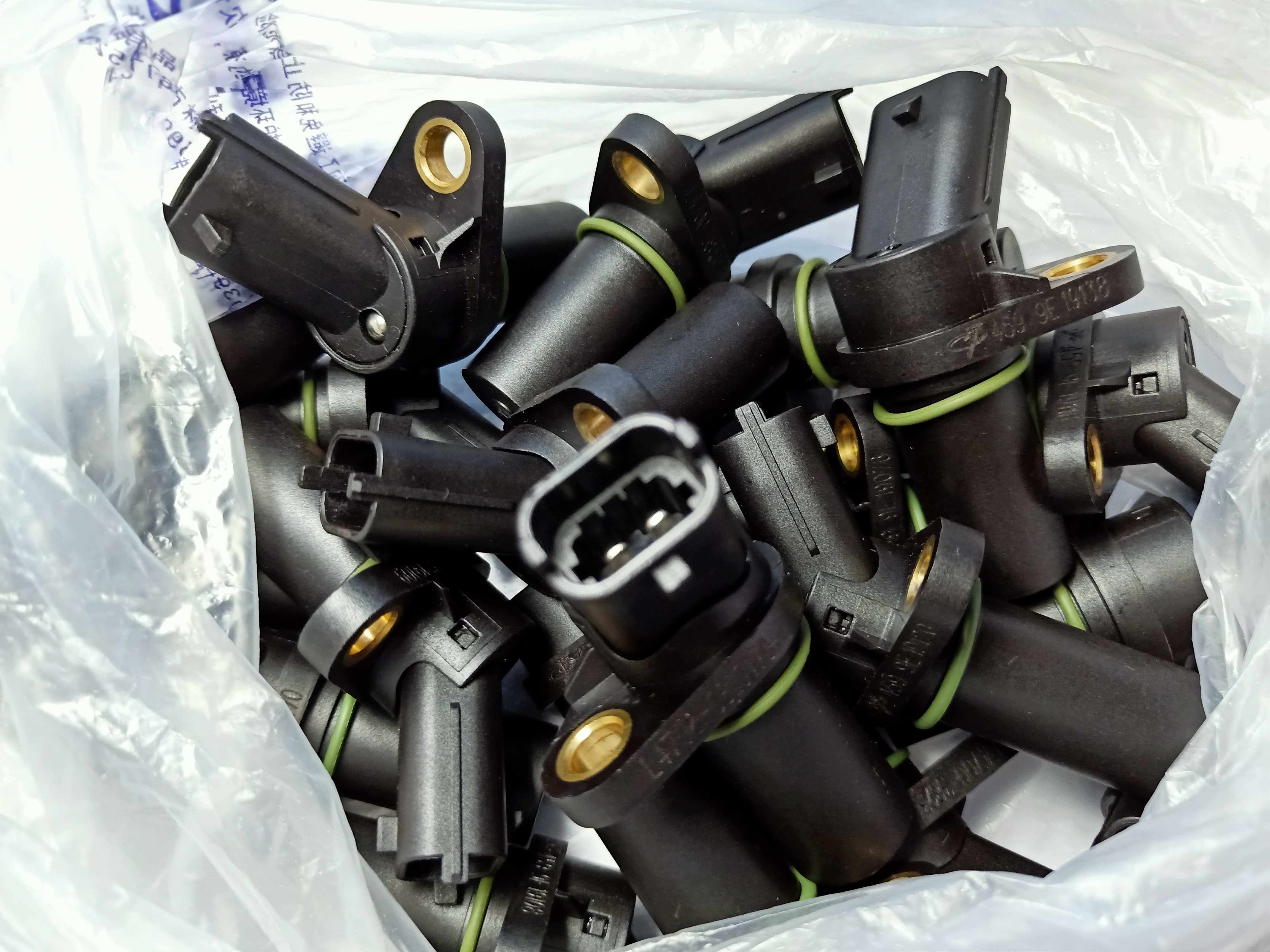 原装玉柴发动机曲轴转速传感器l47003823170电喷三五客车传感器