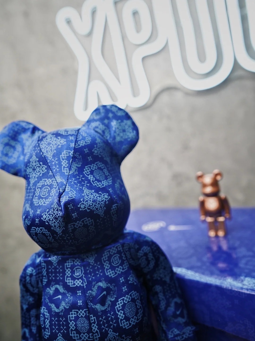 bearbrick400丝绸陈冠希联名积木熊千秋公仔暴力熊摆件现货潮玩盲盒