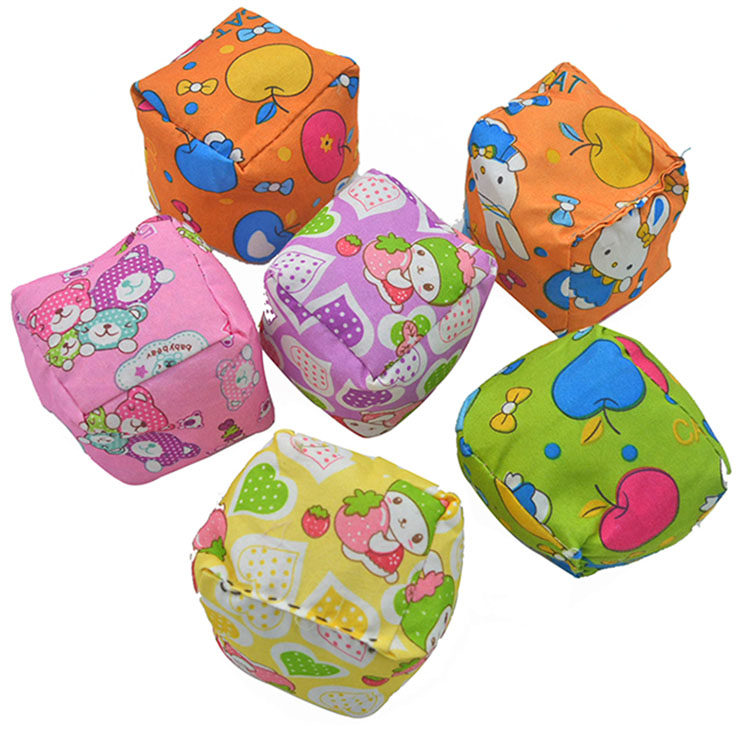 沙包小沙包荞麦幼儿园儿童卡通方形小学生轻巧玩具沙包