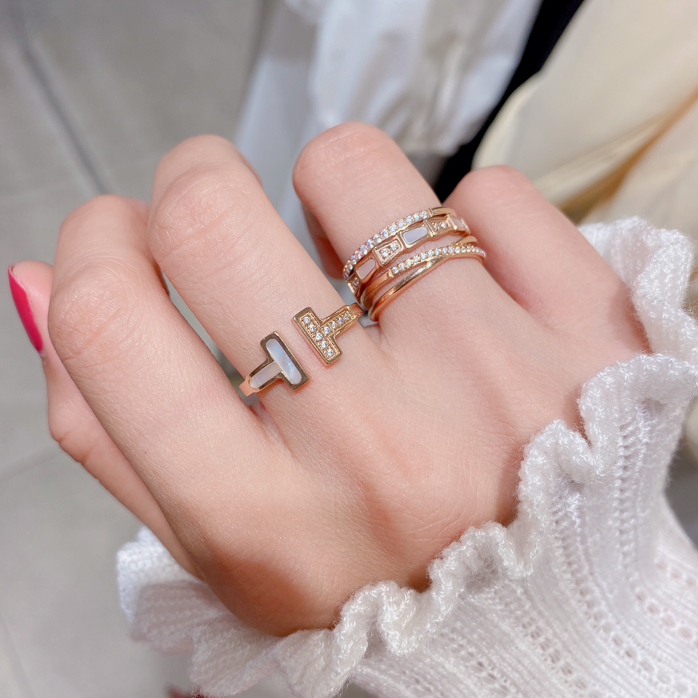 玫瑰食指贝母字白金钛精致小众轻奢开口个性戒指