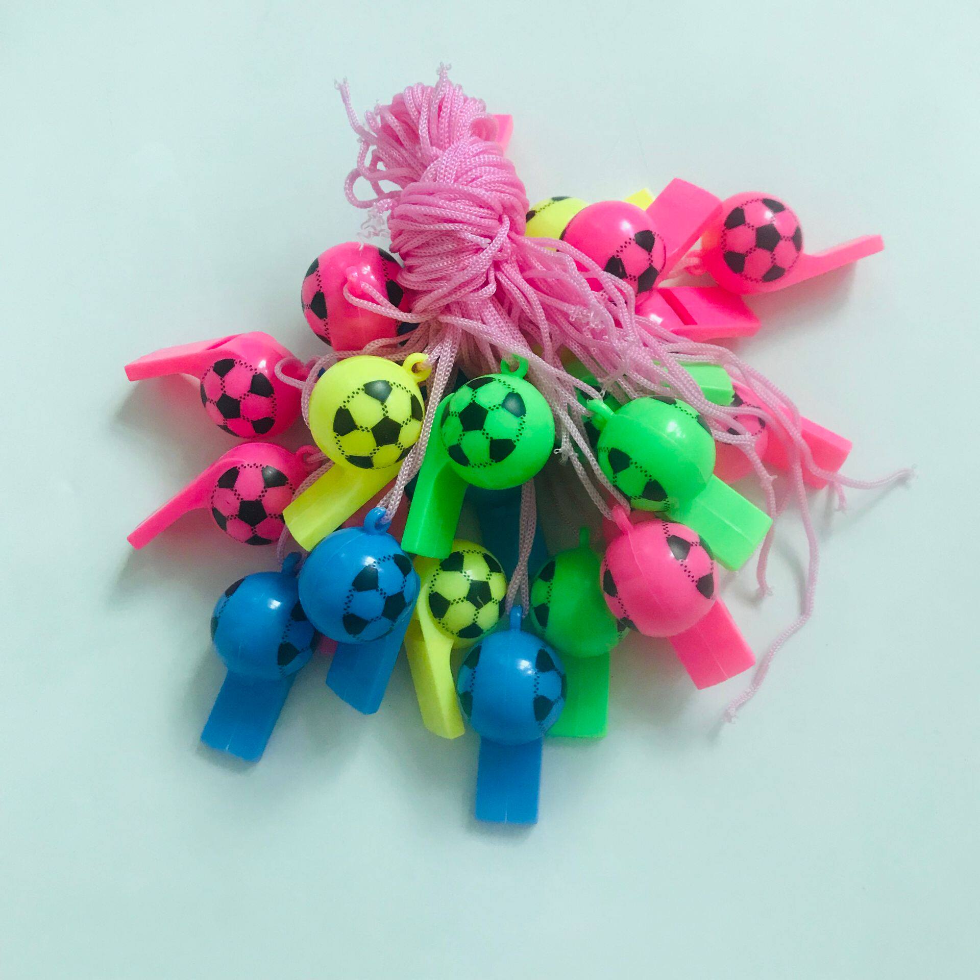 哨子足球口哨带绳裁判足球迷儿童玩具礼品微商地推送哨子