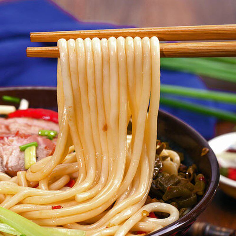 米粉贵州遵义特产牛羊肉宽粉大米米线绵阳冲泡方便面