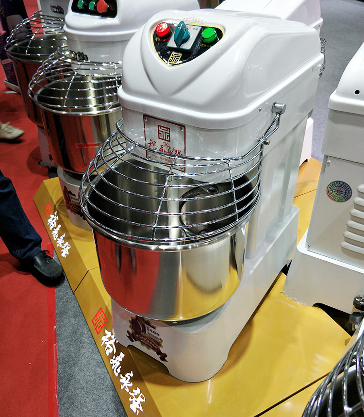 面机裕飞永强yqs20iii30l商用双速双动和面机揉面商用厨师机
