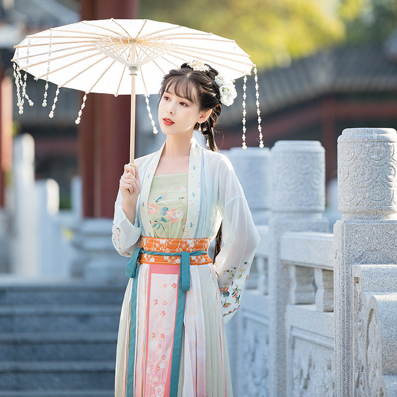 实拍淡雅古装汉服女装汉元素齐腰襦裙渐变印花汉服