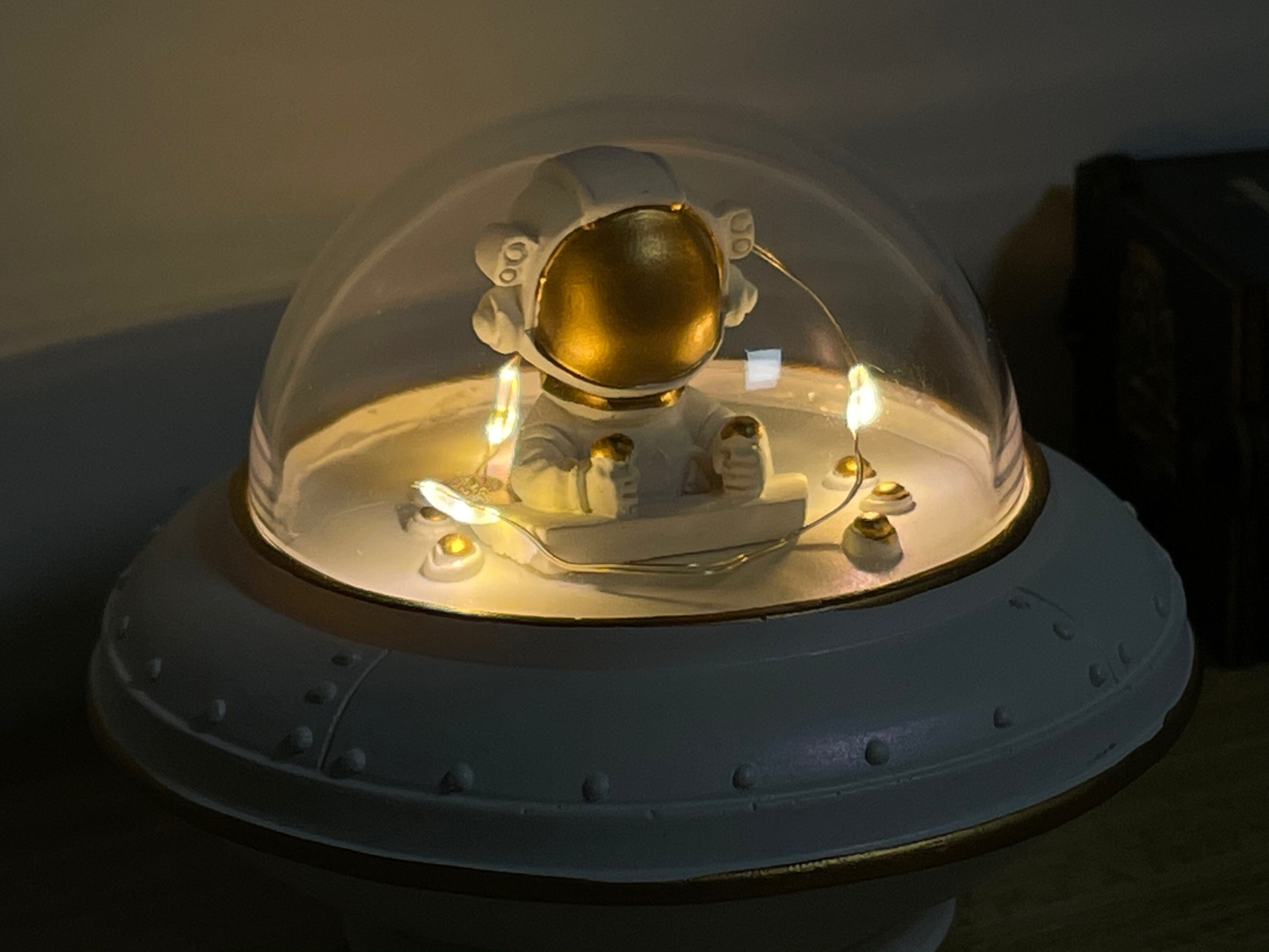 卡通宇航员太空人星星创意飞碟小夜灯朋友纪念意义小夜灯