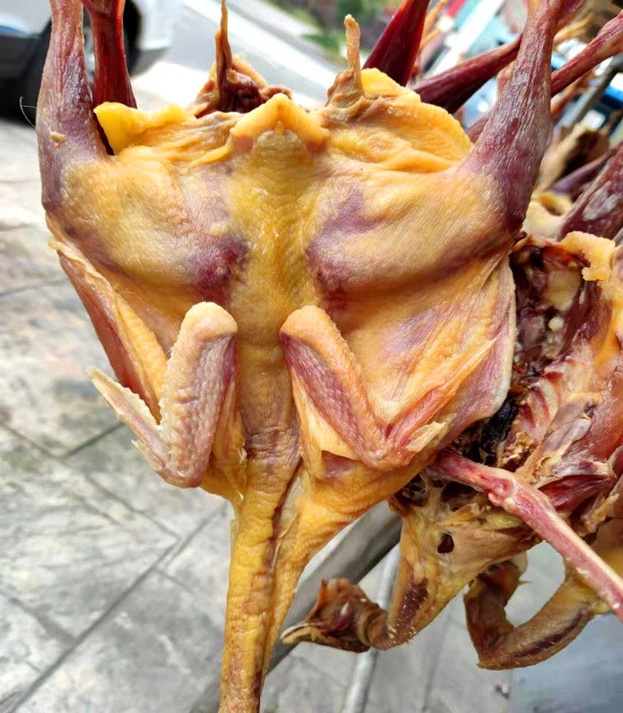 腊鸭安徽特产传统腌制风干咸鸭咸肉腊肉腌鸭腌肉
