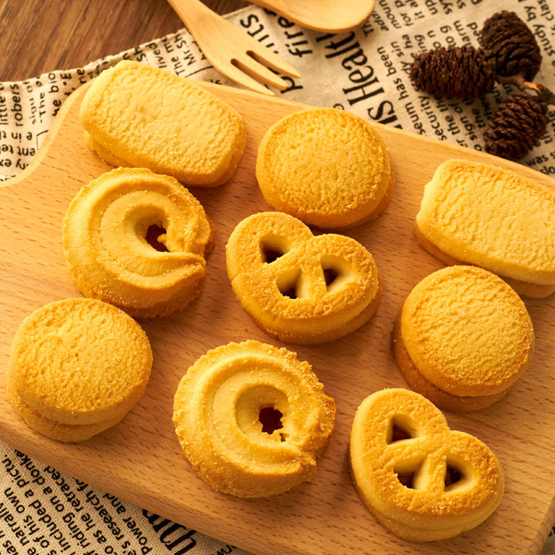 丹麦风味曲奇饼干铁盒礼盒装网红小吃食品送礼零食大礼包整箱散装