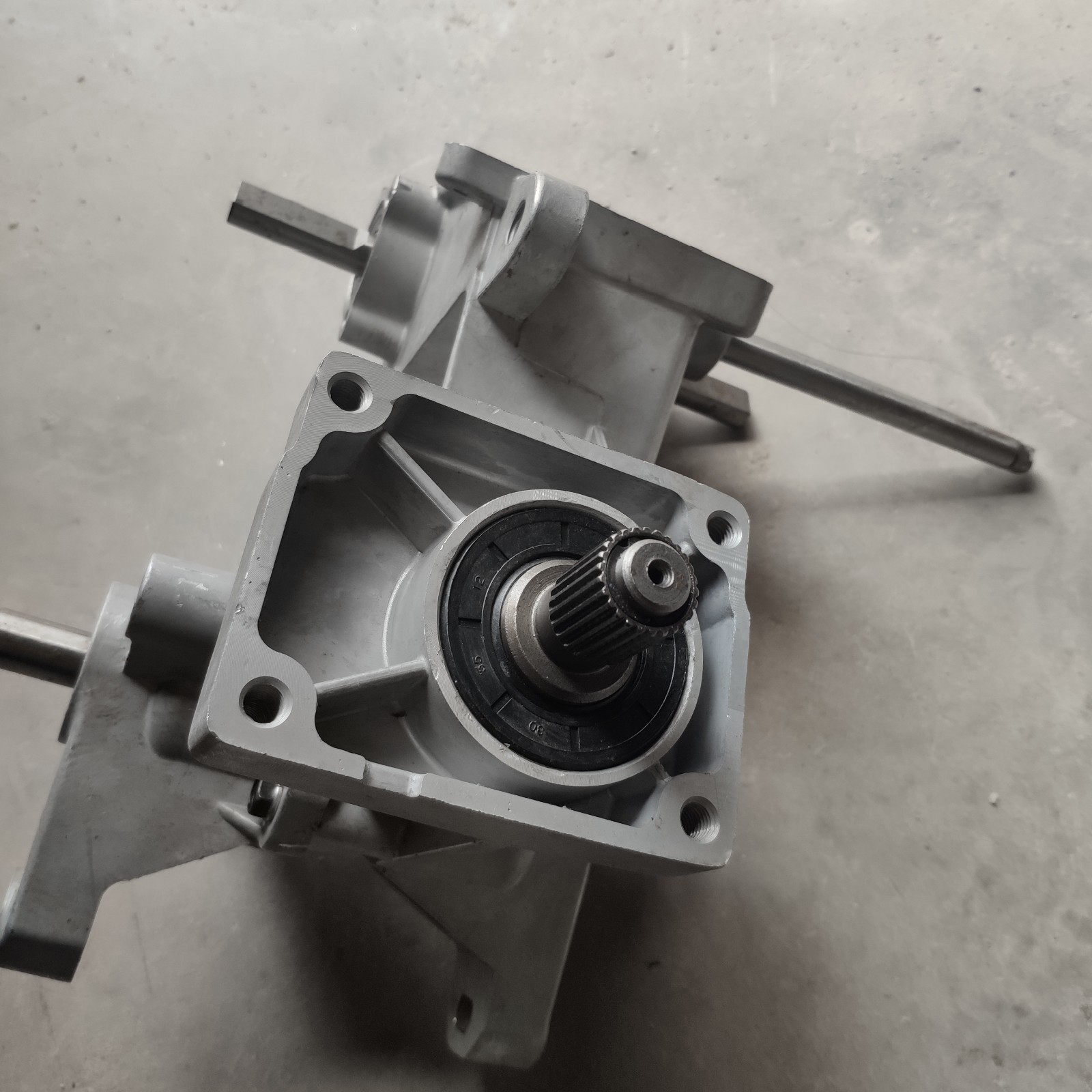 总成手扶久保保田插秧机48c68c链箱中间秧箱插秧农机配件